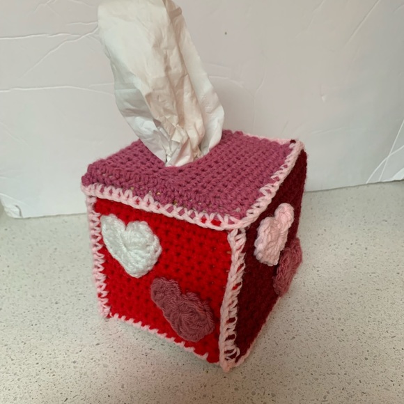 Valentines Pink Tissue Box Cover Cozy New Handmade Crochet - Picture 5 of 10
